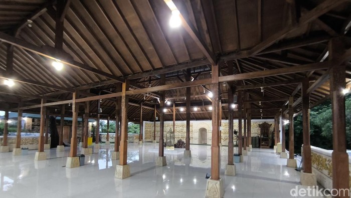 Situs Makam Syekh Dzatul Kahfi Cirebon. Situs Makam Syekh Dzatul Kahfi Cirebon.
