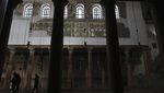 Suasana Gereja Kelahiran Yesus di Tepi Barat Jelang Natal