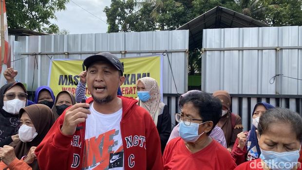 Warga di Sukmajaya, Depok demo menolak pembangunan insinerator sampah.