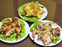 Maknyus! Empuk Gurih Ayam Kampung Guling di AKG Aisyah Bogor