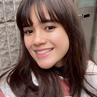 Ia juga menjelaskan bahwa prosedur seperti botox rahang dan thermage memberikan efek wajah lebih kecil dan tirus tanpa harus melalui proses operasi. Meski Audi mengaku bahwa beberapa prosedur memberikan rasa sakit, ia sangat puas dengan hasil akhirnya Foto: dok. Instagram @audimarissa