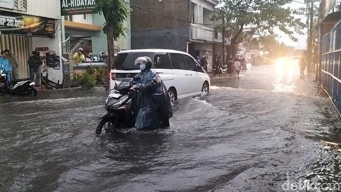 Banjir di Surabaya
