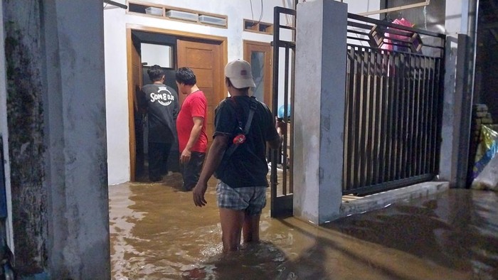 Banjir rendam rumah warga di Kelurahan Lesanpuro, Kota Malang