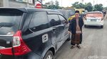 Potret Cairan Kimia Misterius Basahi Jalan Raya Purwakarta-Padalarang