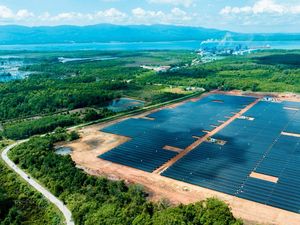 Porsi Energi Baru Terbarukan RI Baru 14,1%, Masih Jauh dari Target 23%