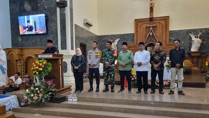 Forkopimda Ponorogo mengecek keksiapan iabdah Natal