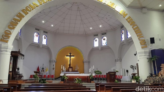Gereja Katedral Semarang, Selasa (24/12/2024).