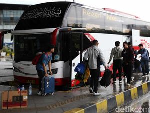 H-1 Natal 2024, Begini Suasana di Terminal Pulogebang