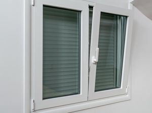 Bahaya Jendela Kos-kosan Menghadap ke Dalam Ruangan