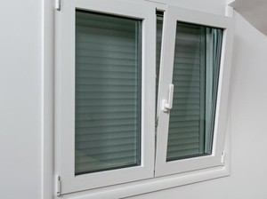 Bahaya Jendela Kos-kosan Menghadap ke Dalam Ruangan
