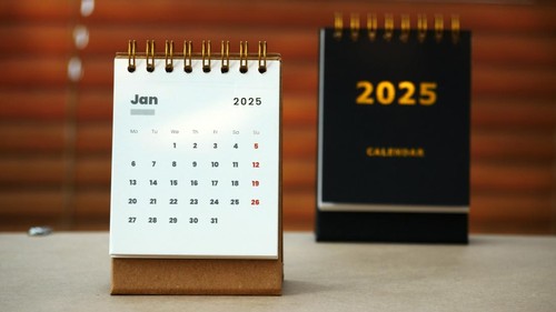 January 2025 desk calendar with gold 2025 desk calendar on the back