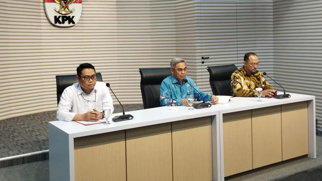 Kata-kata Jokowi Respons Hasto Tersangka KPK