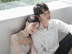 Gaya Komedian Park So Young Dinikahi Atlet Baseball Brondong Moon Kyung Chan