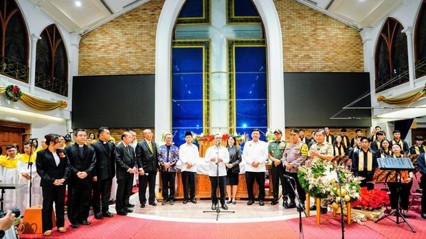 Menko PMK, Menko Polkam, Kapolri dan Panglima Kunjungi Gereja Samanhudi