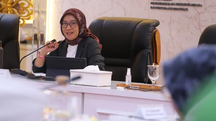 MenPAN-RB Rini Widyantini