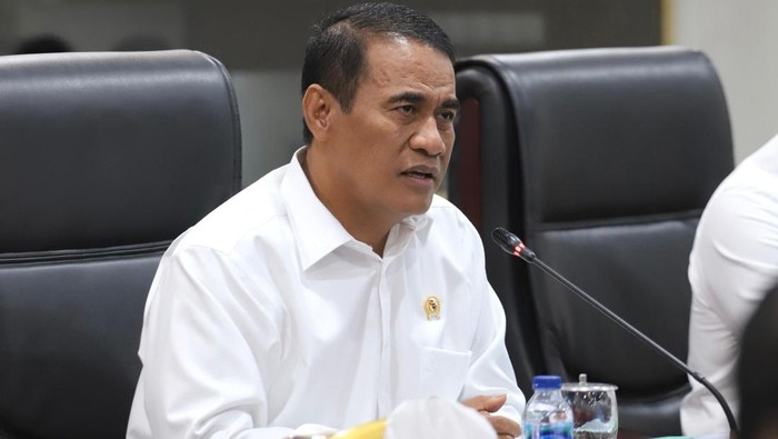Gula menjadi salah satu bahan pangan pokok yang diimpor pemerintah. Impor itu dilakukan untuk menjaga pasokan harga dan pasokan menjelang Ramadhan 2020.