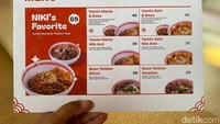 Berikut daftar menu yang ditawarkan oleh Mie Ami. Ada Nikis Favorite seharga Rp 69.000. Untuk harga lainnya sekitar Rp 35.000. Foto: detikFood/Yenny Mustika Sari