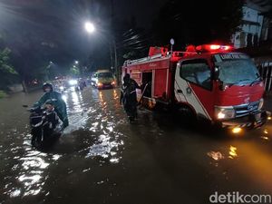 Walkot Eri Beber Penyebab Utama Surabaya Banjir