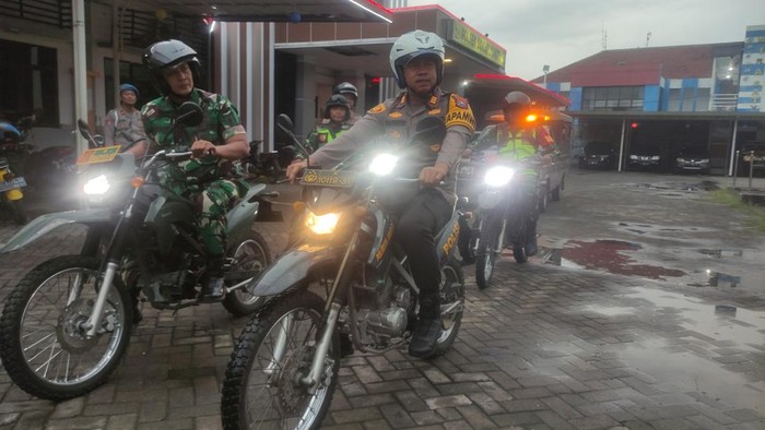 Patroli gabungan malam natal di Sidoarjo