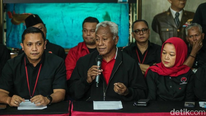 PDIP merespons penetapan tersangka Hasto Kristiyanto oleh KPK dalam kasus suap Harun Masiku. Tanggapan penetapan tersangka dilakukan di DPP PDIP, Jakarta.
