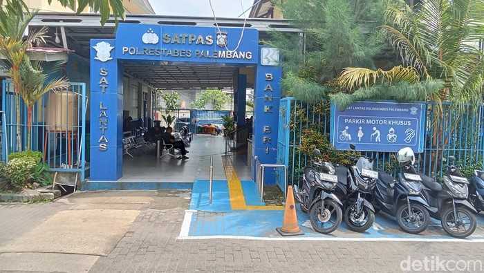 Pelayanan SIM di Polretabes Palembang ditutup sementara selama libur Natal 2024.