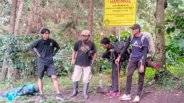 pendaki gunung raung belum turun