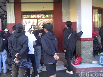 Antusias Para Pendaki Saat Pendakian Gunung Semeru Kembali Dibuka