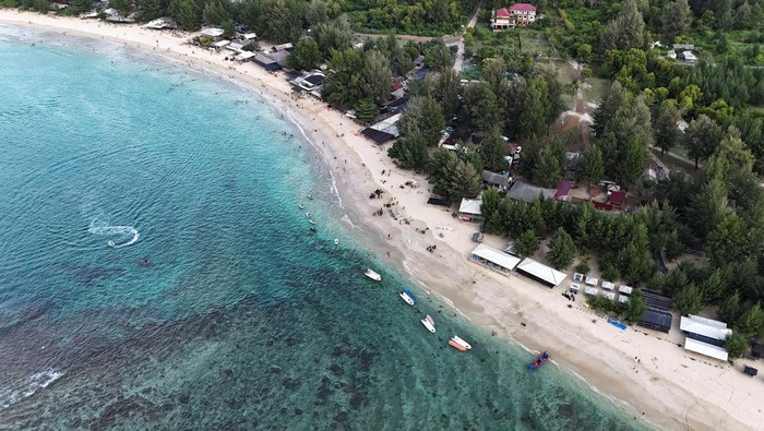 Aceh perkuat kesiapsiagaan tsunami pasca-tragedi 2004 dengan sistem peringatan dini. Sirene dan pesan telepon kini dirancang untuk menyelamatkan nyawa.