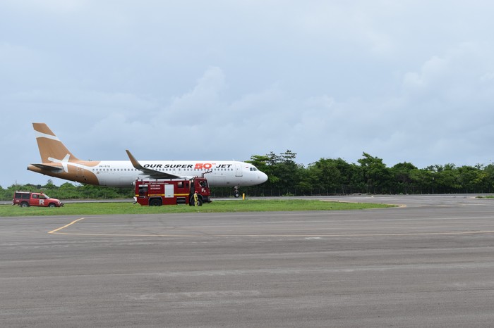 Pesawat Super Air Jet mendarat di Baubau