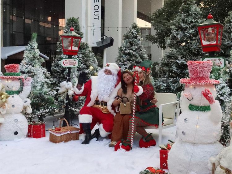 Potret Meriah Perayaan Natal di Dubai