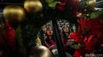 Potret Ribuan Jemaat Hadiri Misa Malam Natal di Indonesia Arena