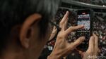 Potret Ribuan Jemaat Hadiri Misa Malam Natal di Indonesia Arena