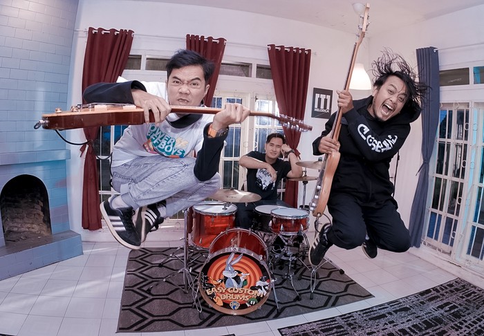Power Puff Boys Power Puff Boys kembali dengan single baru Tinggal Sejenak.