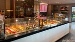 Ini Kafe Legendaris yang Punya Black Forest dan Sosis Lezat