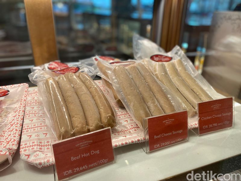produk yang ditawarkan oleh Sari Delicatessen