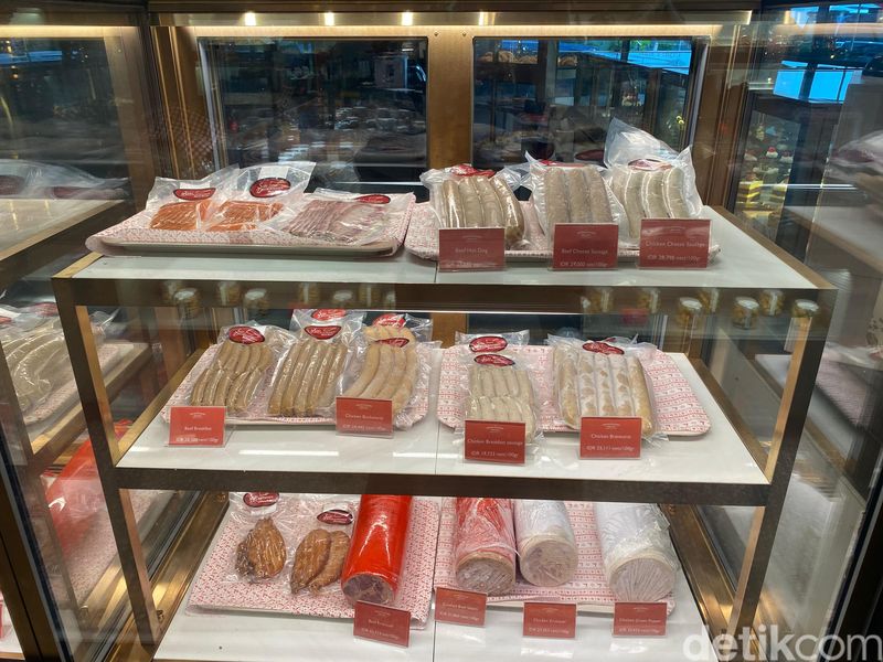 produk yang ditawarkan oleh Sari Delicatessen