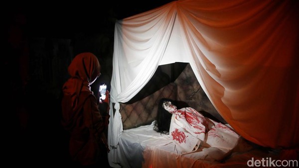 Seramnya Berlibur ke Rumah Hantu Hibisc Fantasy Puncak
