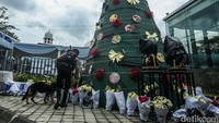 Gereja Katedral menjadi salah satu tempat ibadah yang ramai dikunjungi umat Kristiani untuk mengikuti misa Natal. Rencananya, misa Natal akan dimulai pada pukul 17.00 WIB.