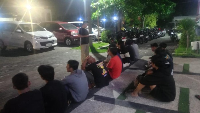 Para pesilat di Gresik diamankan polisi setelah tawuran