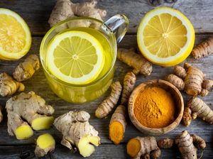 4 Manfaat Sehat Minum Teh Lemon Jahe yang Menyegarkan