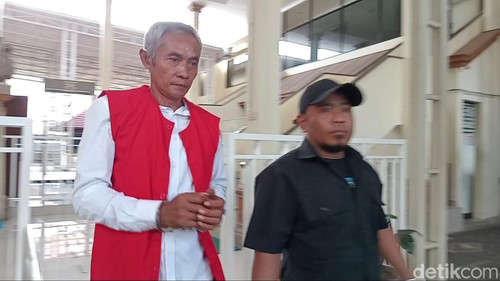 Toni Hari Siswanto setelah menjalani sidang di PN Denpasar, Selasa (24/11/2024).