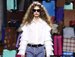 Bukan Lagi Etalase Mewah di Butik, Tren Fashion High-end Kini Lahir di TikTok