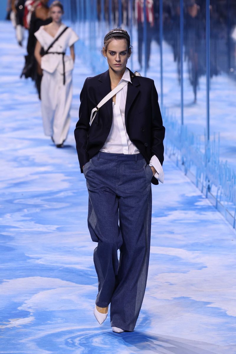 PARIS, FRANCE - SEPTEMBER 24: (EDITORIAL USE ONLY - For Non-Editorial use please seek approval from Fashion House) A model walks the runway during the Christian Dior Womenswear Spring-Summer 2025 show as part of Paris Fashion Week on September 24, 2024 in Paris, France. (Photo by Peter White/Getty Images)