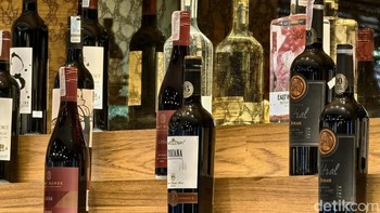 Memotret di indoor dengan suasana temaram. Foto: Adi Fida Rahman/detikINET