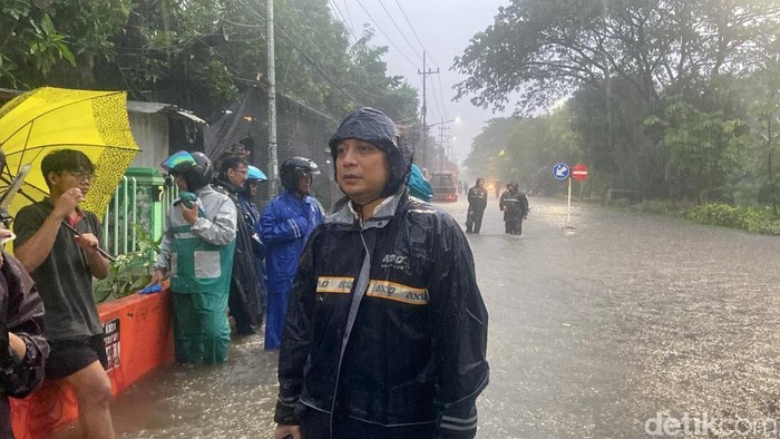 Walkot Eri pantau hujan