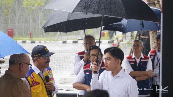 Wapres Gibran Rakabuming Raka Tinjau Jalur Tol Binjai - Langsa, Percepat Konektivitas Sumatra Utara