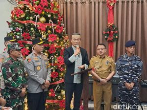 Pj Gubernur-Kapolda Sulsel Pantau Misa Malam Natal di 3 Gereja Makassar