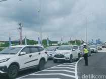 Kendaraan Arah Jogja Padati Tol Fungsional Klaten-Prambanan