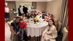 Potret 10 Artis Makan Bareng Keluarga saat Rayakan Natal