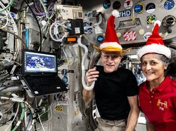 Belum Bisa Pulang ke Bumi, Astronaut NASA Rayakan Natal di Luar Angkasa